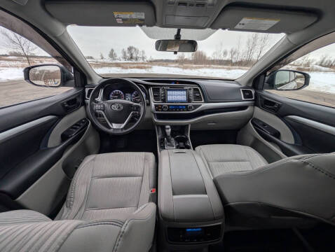 2016 Toyota Highlander LE