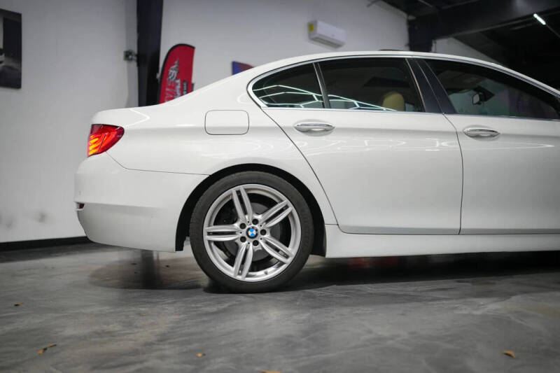 2015 BMW 5 Series 528i