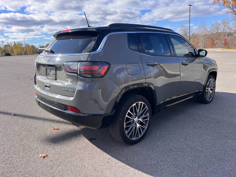 2022 Jeep Compass Limited photo 5