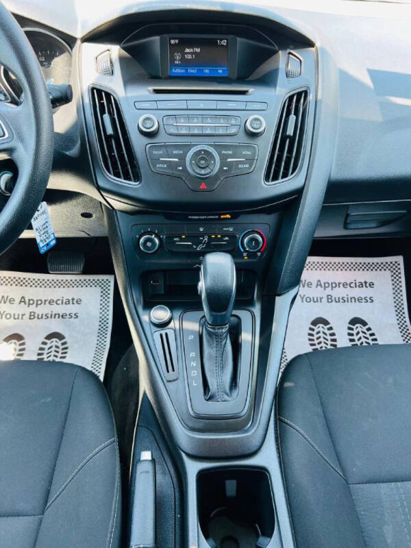 2017 Ford Focus SE