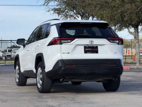 2019 Toyota RAV4 LE