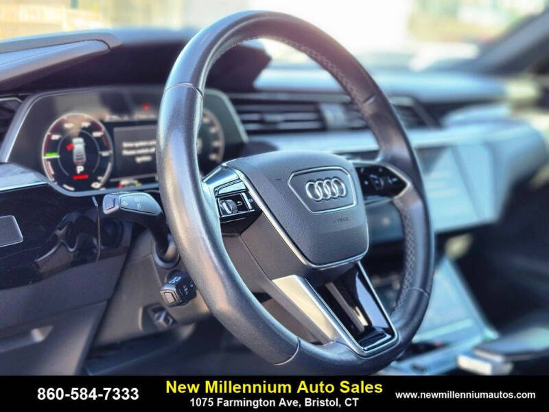 2024 Audi Q8 Sportback e-tron quattro Prestige S line