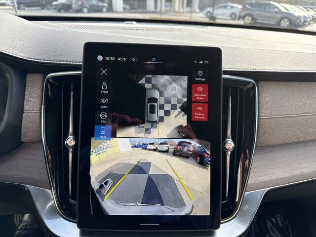 2025 Volvo XC90 B5 Plus Bright Theme 7P