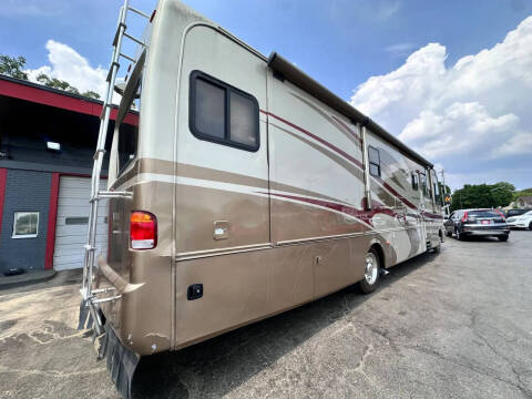 2005 Workhorse W22