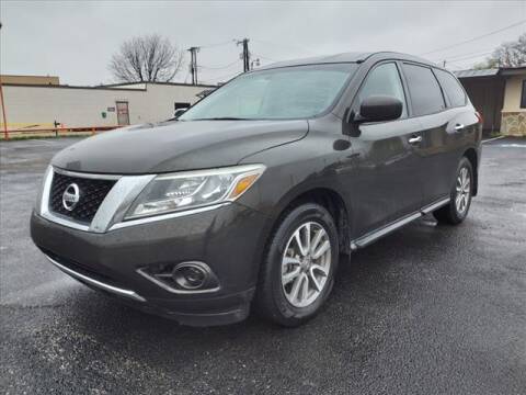 2015 Nissan Pathfinder for sale at Monthly Auto Sales in Muenster TX