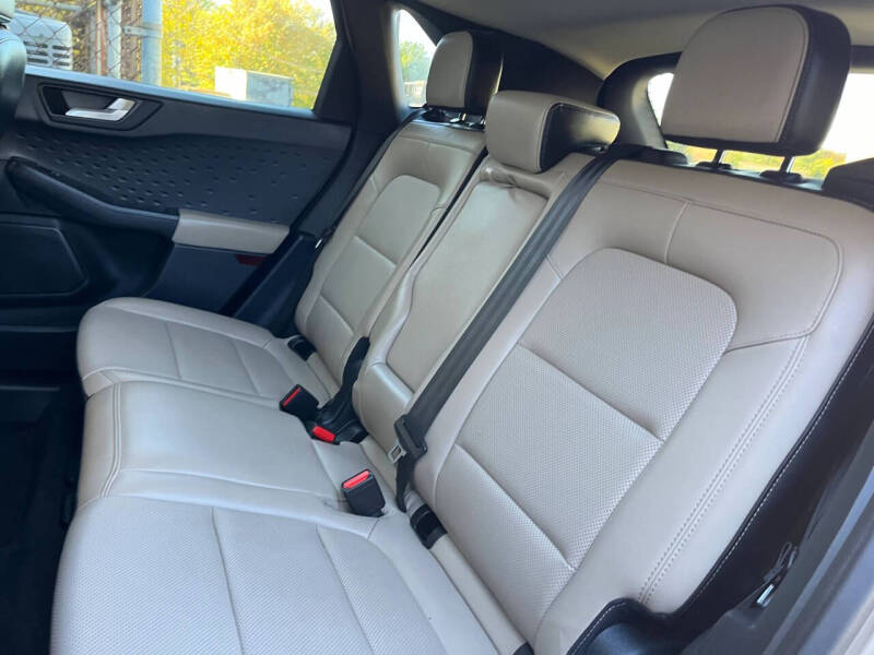 2020 Ford Escape SEL