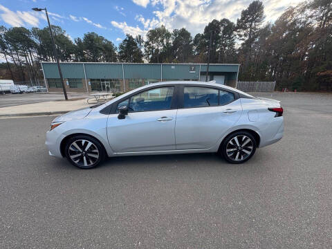 2022 Nissan Versa SR