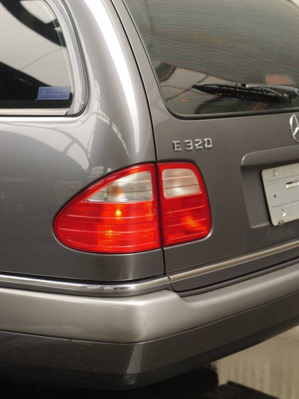 1996 Mercedes-Benz E-Class E 320