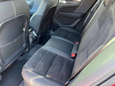 2022 Volvo C40 Recharge Pure Electric P8