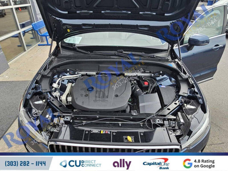 2023 Volvo XC60 B5 Plus Bright Theme