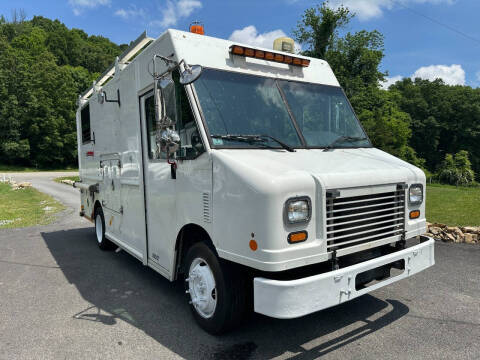 2016 Freightliner MT45 Chassis