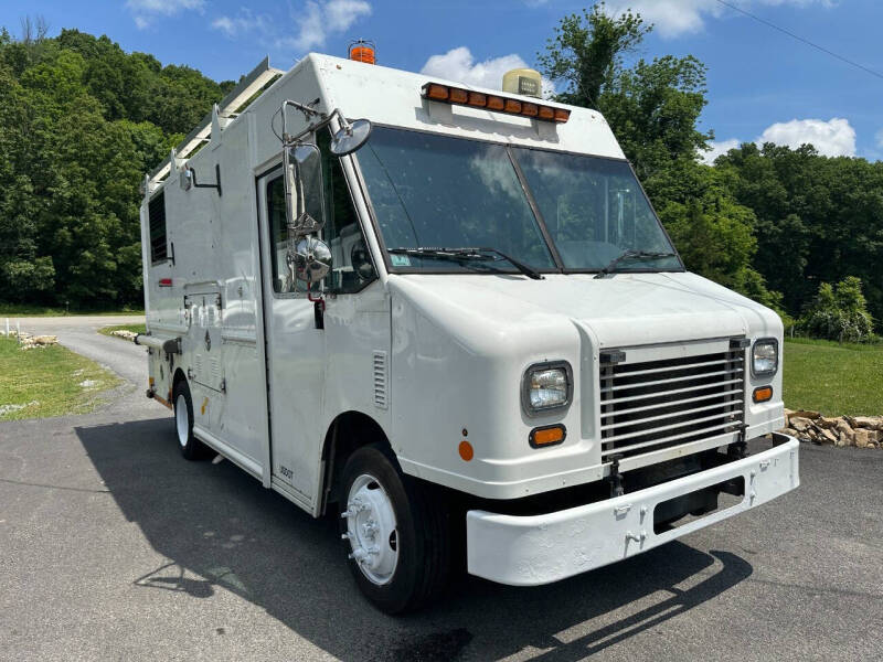 2016 Freightliner MT45 Chassis