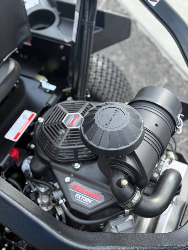 2025 Dixie Chopper Blackhawk HP