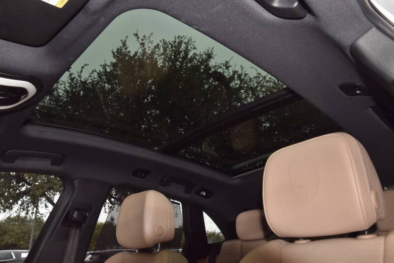 2023 Porsche Macan S