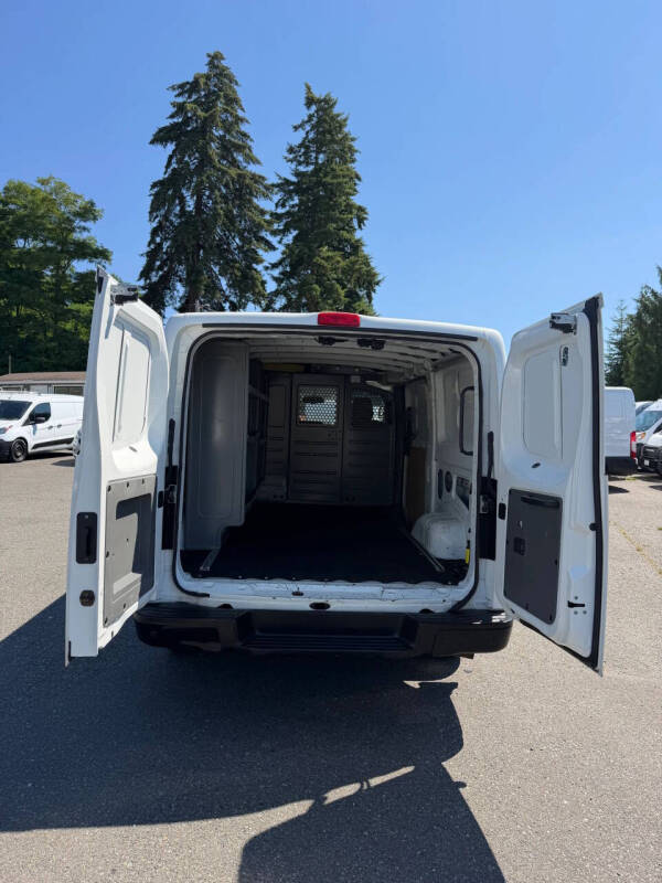 2016 Nissan NV