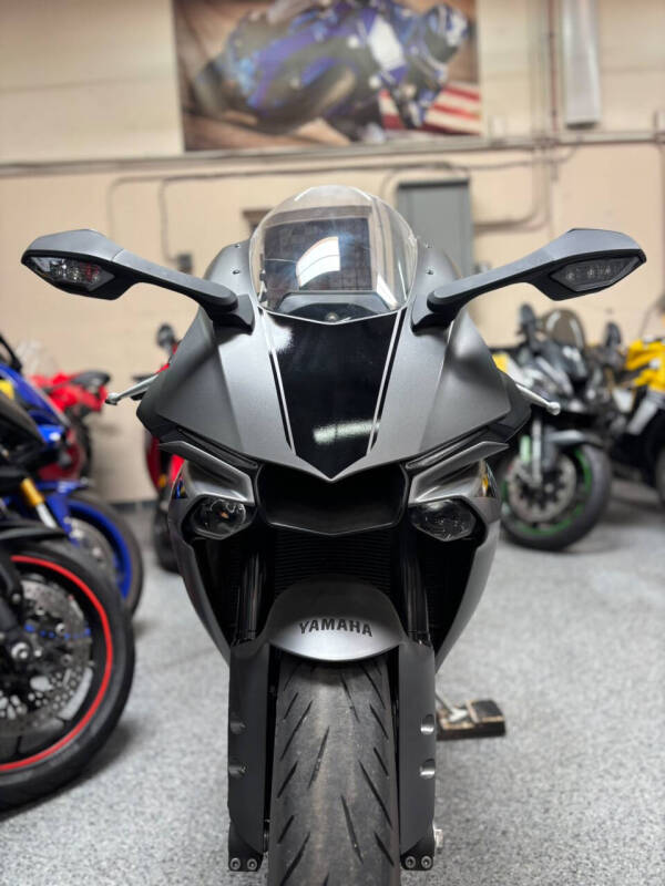 2016 Yamaha YZF-R1
