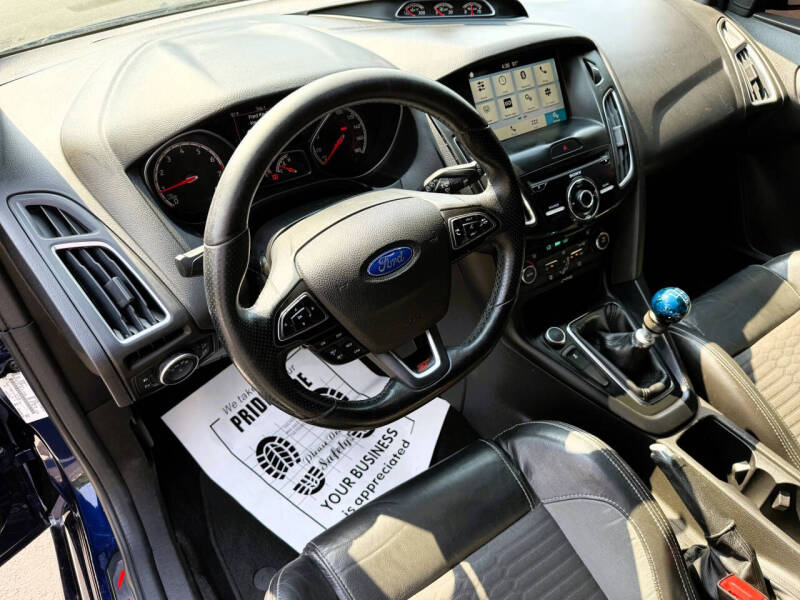 2017 Ford Focus ST