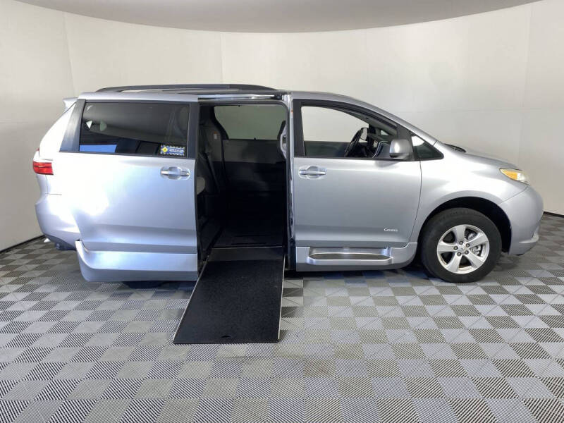 Used 2015 Toyota Sienna LE with VIN 5TDKK3DC4FS611535 for sale in Tucker, GA