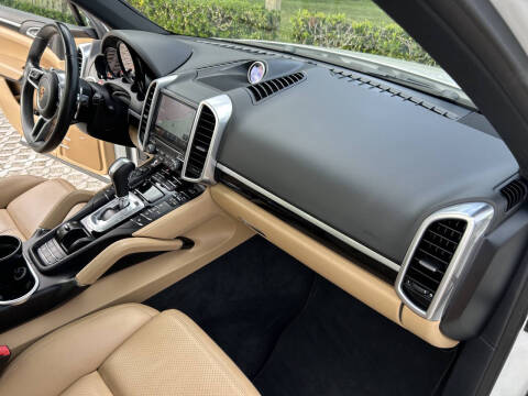 2017 Porsche Cayenne Platinum Edition