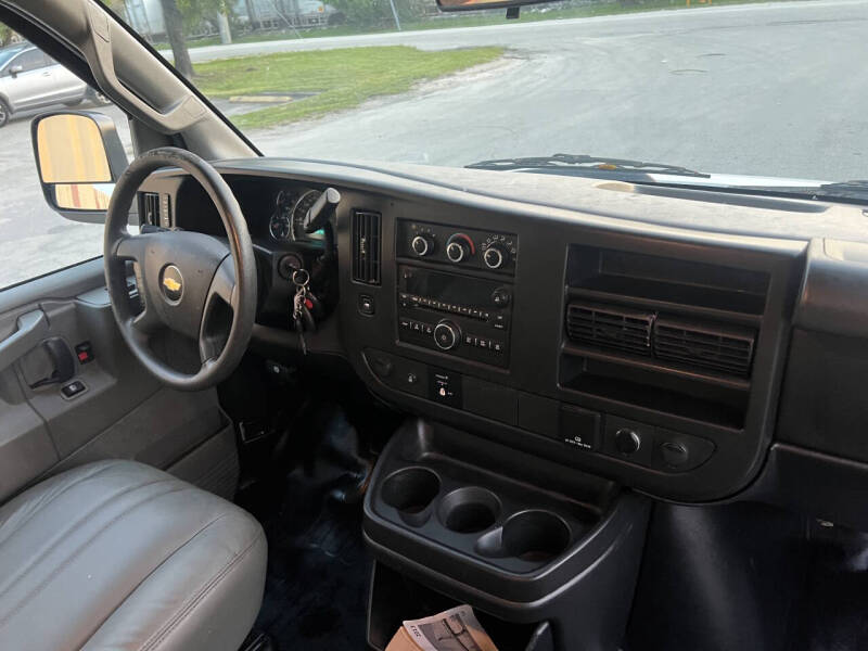 2017 Chevrolet Express 2500