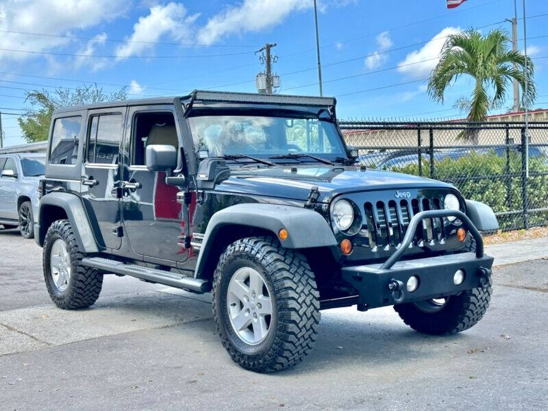2012 Jeep Wrangler Unlimited  - $20,995