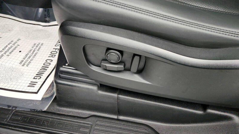 2023 Land Rover Defender 90 SE