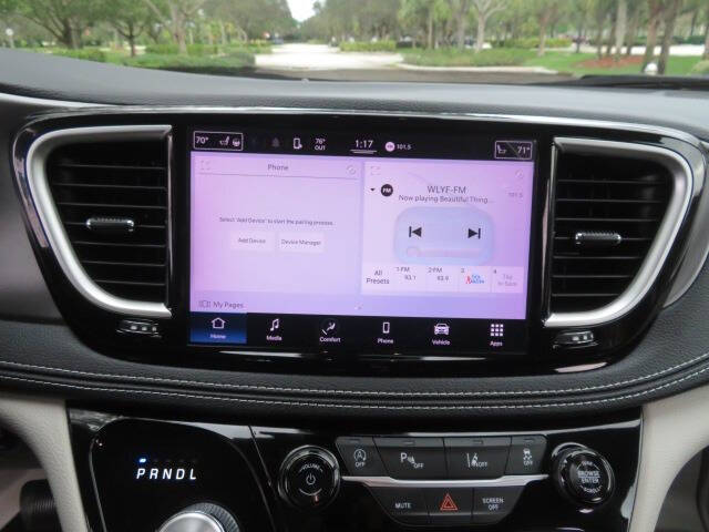 2022 Chrysler Pacifica Touring L