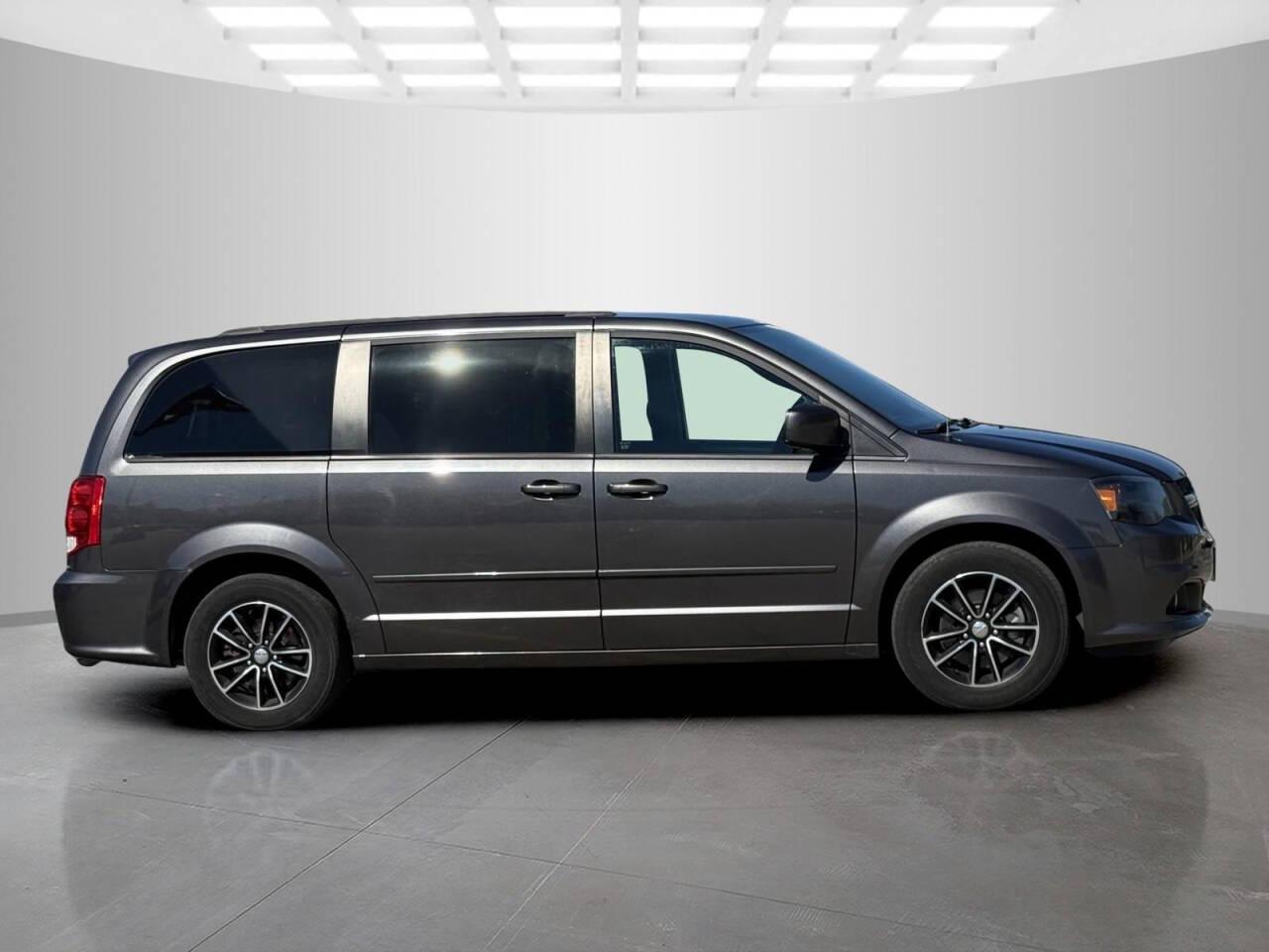 2015 Dodge Grand Caravan for sale at Used Cars Toledo in Oregon, OH