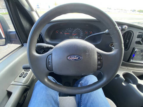 2004 Ford E-Series E-250 SD