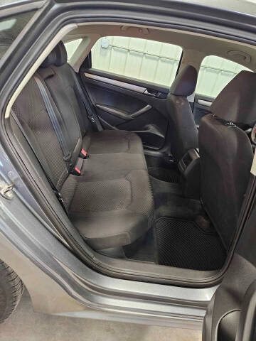 2014 Volkswagen Passat 1.8T S