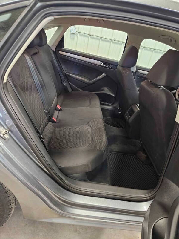 2014 Volkswagen Passat 1.8T S