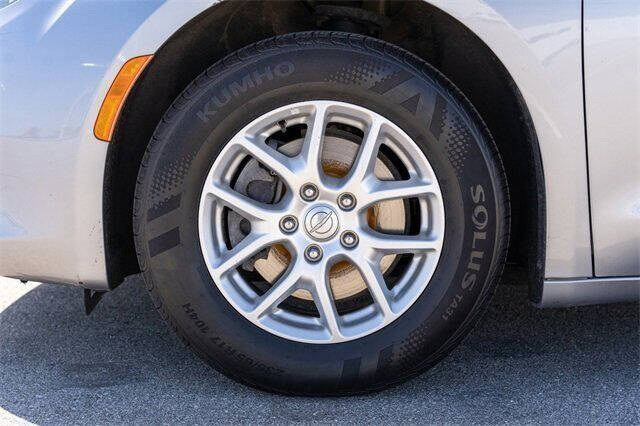 2020 Chrysler Voyager LXi