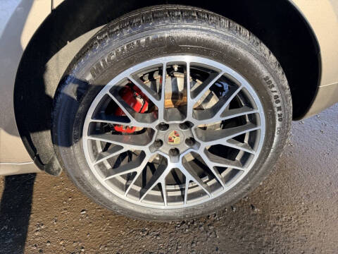 2015 Porsche Macan Turbo