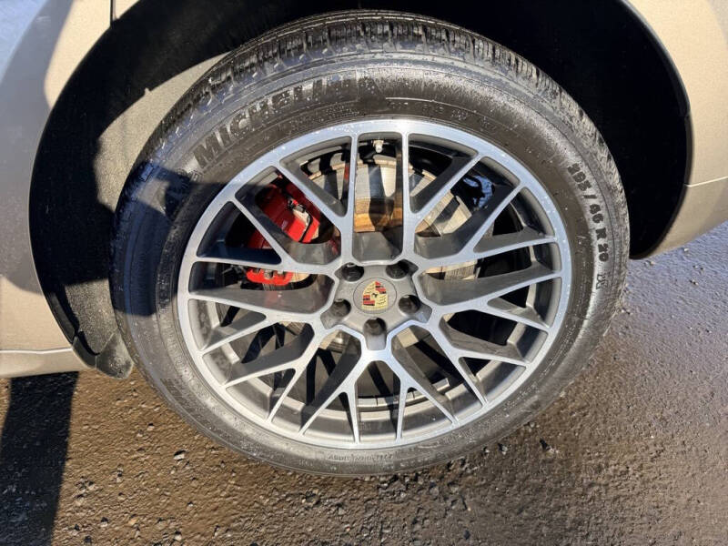 2015 Porsche Macan Turbo