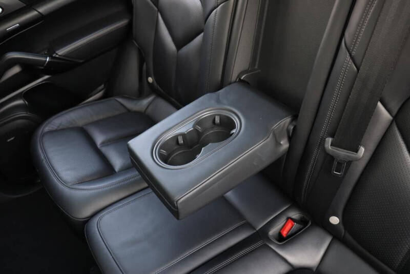 2017 Porsche Cayenne GTS