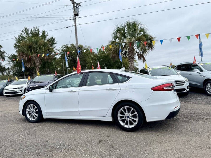 2020 Ford Fusion SE