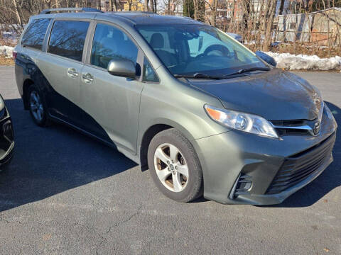 2020 Toyota Sienna LE 8-Passenger