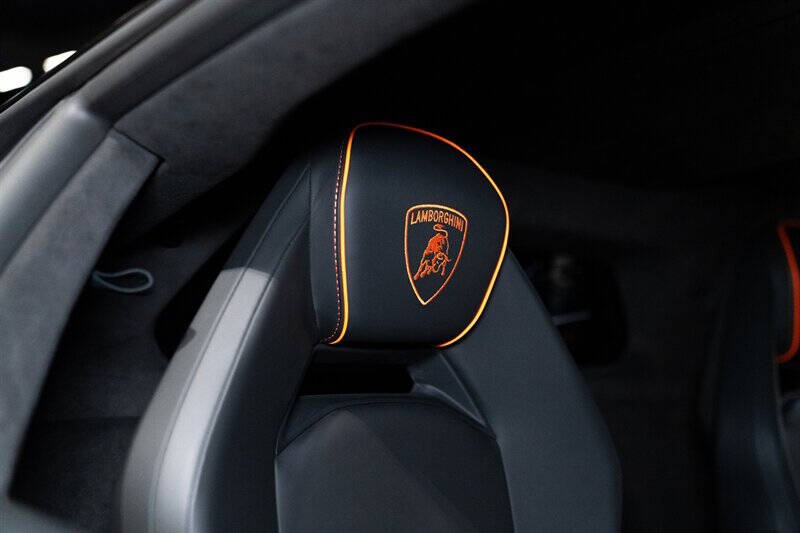 2024 Lamborghini Revuelto
