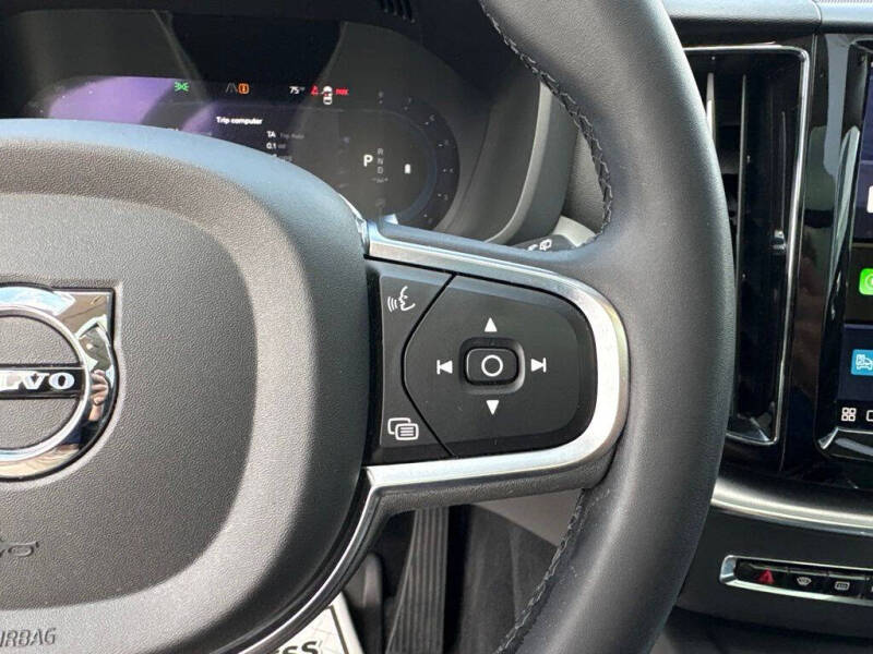 2023 Volvo XC60 B5 Core