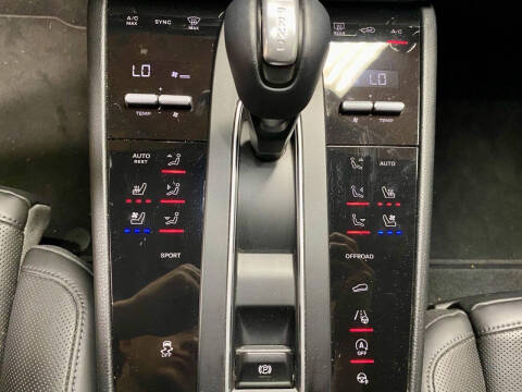 2022 Porsche Macan