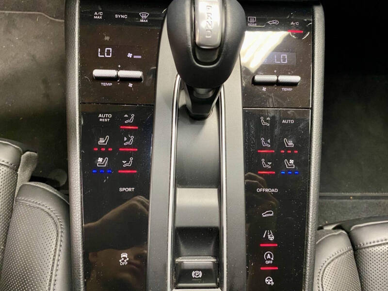 2022 Porsche Macan