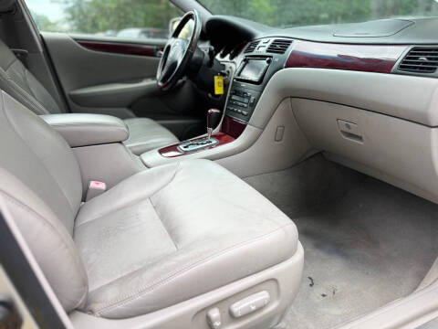 2004 Lexus ES 330