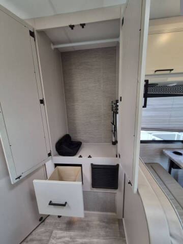 2023 Thor Motor Coach Chateau 22E