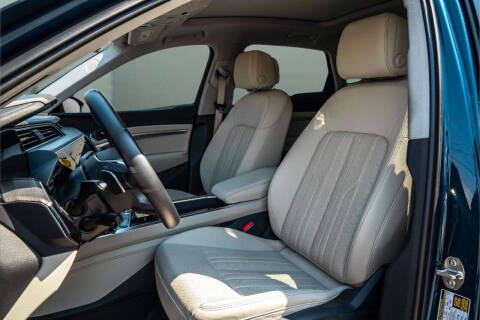 2022 Audi e-tron quattro Premium Plus