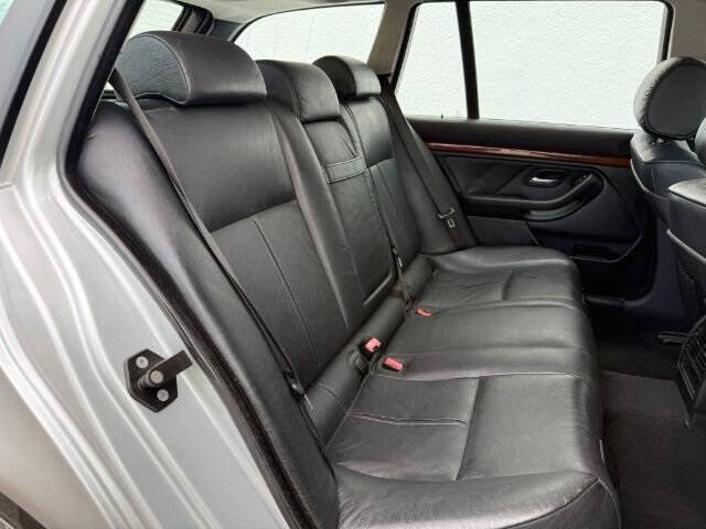 2003 BMW 5 Series 525i