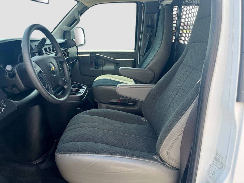 2025 Chevrolet Express 2500