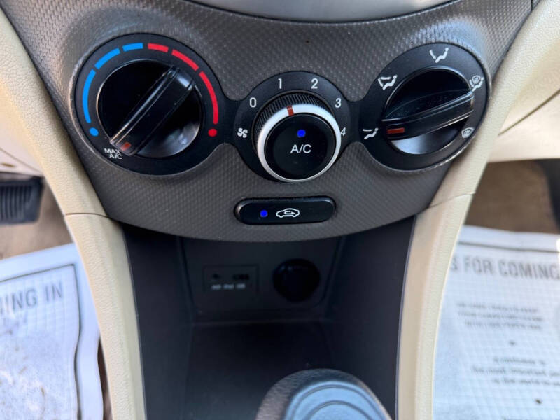 2013 Hyundai Accent GLS