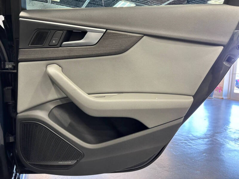 2017 Audi A4 2.0T quattro Prestige