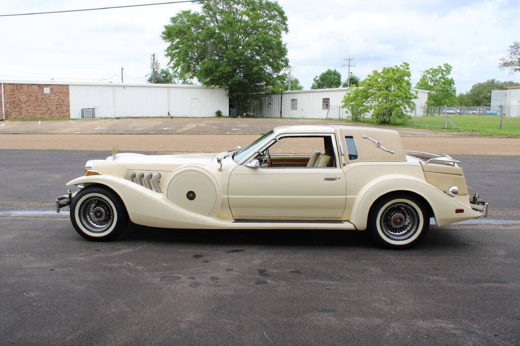 1983 Ford Mustang 2