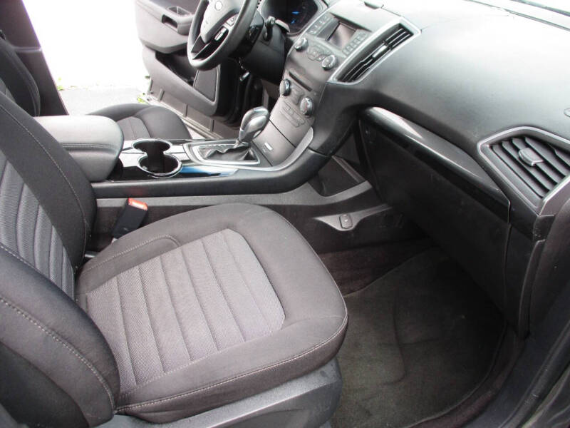 2016 Ford Edge SE